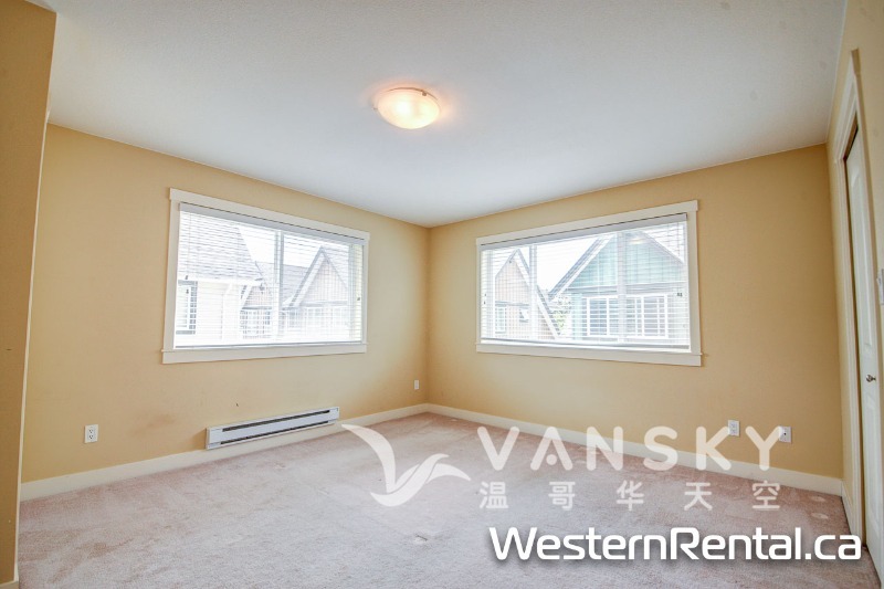 260107211002_41-7393 Turnill St Richmond-4.jpg